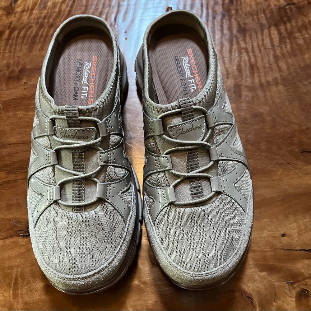 Sketchers relaxed fit memory foam